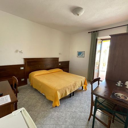 Residence Andrea A Mare Forio  ภายนอก รูปภาพ