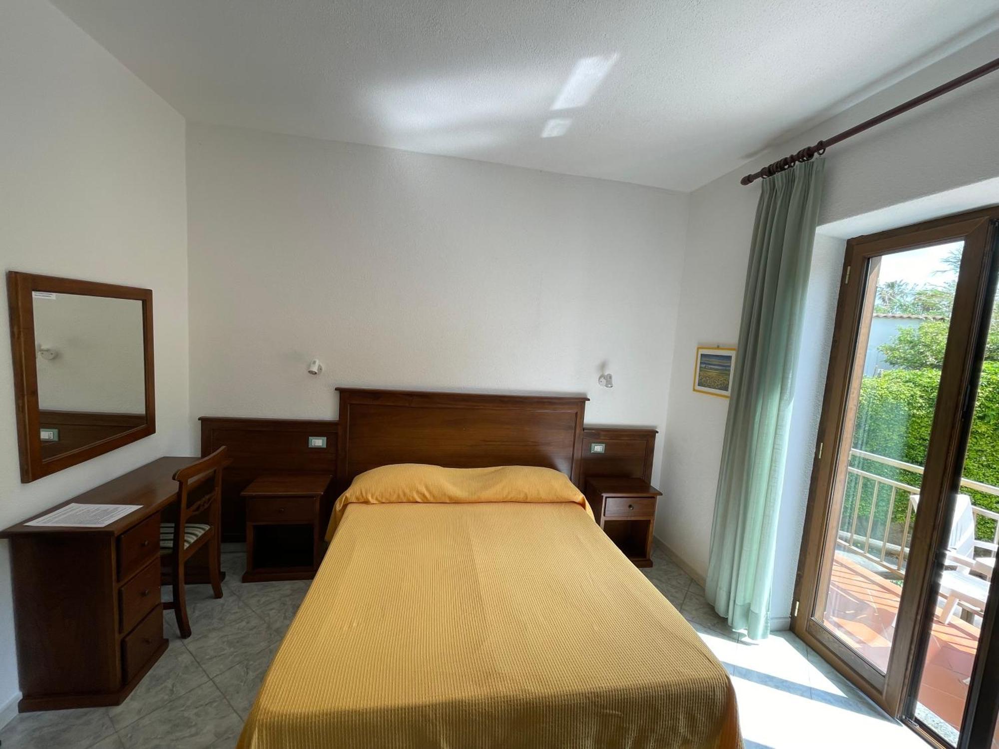 Residence Andrea A Mare Forio  ภายนอก รูปภาพ